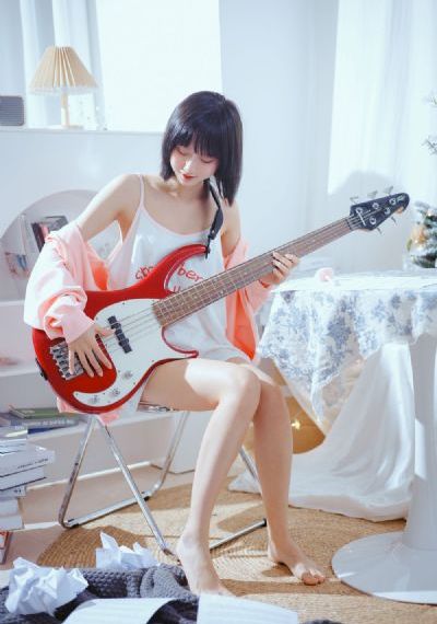 亚洲精品壁纸夏天推荐衣服_BD在线播放